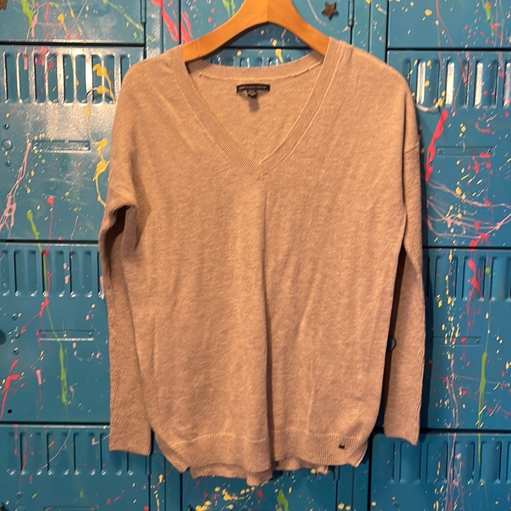 American Eagle Outfitters Sweater. Size XS. B148